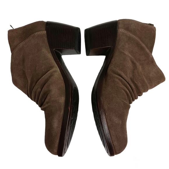 BOC (Born) suede boots sz 8.5 M taupe Settle pleated foot heeled bootie - Picture 2 of 8
